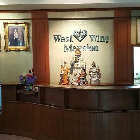 Aparthotel West Wing Mansion Bangkok Esterno foto