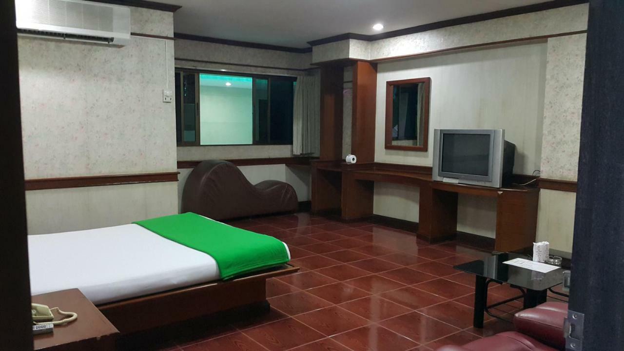Aparthotel West Wing Mansion Bangkok Esterno foto